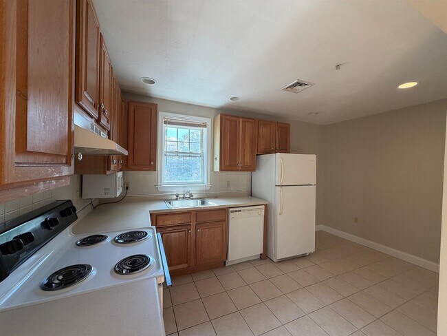 Photo - 454 Green St Unit 9
