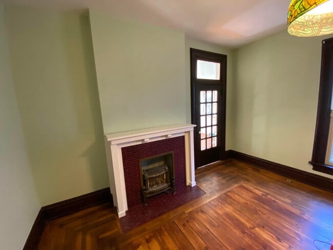 Photo - 102 N Washington St