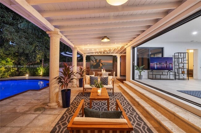 Photo - 341 SW 21st Rd