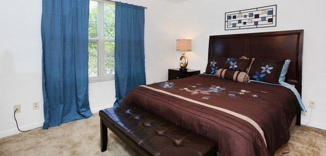Bedroom - Riverlands Apartments