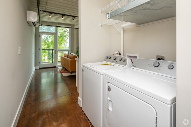 1BR, 1BA - A1 - 640SF - In-Unit Laundry