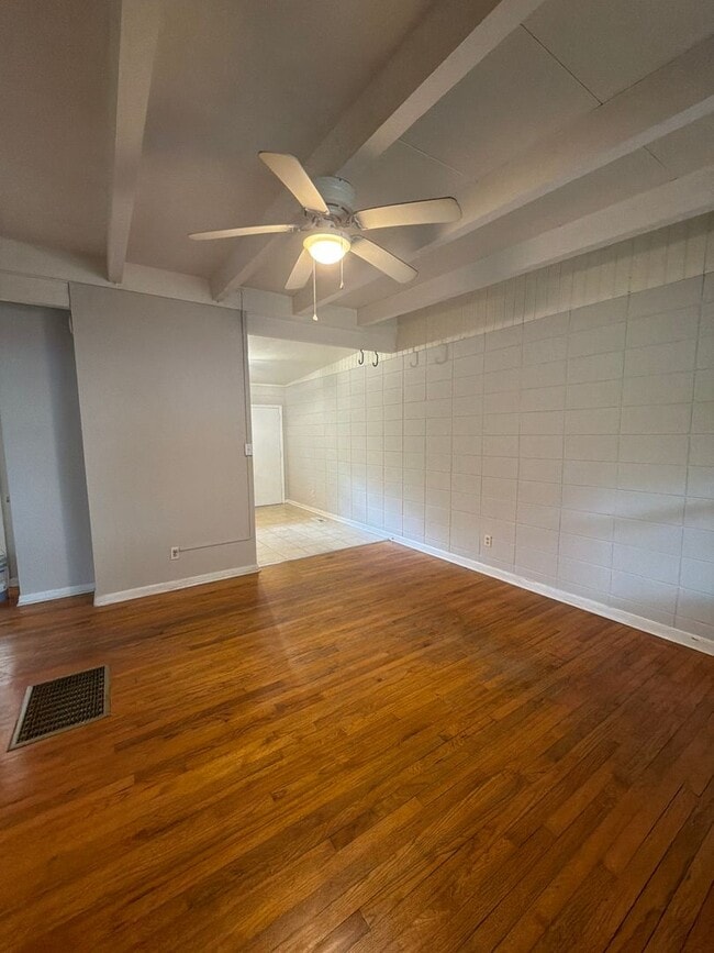 Photo - 717 Edgewood St Unidad 717