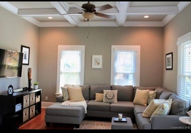 Photo - 211 Front St