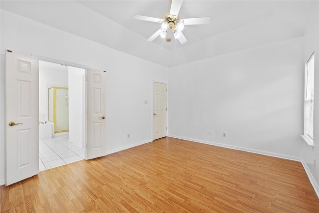 Photo - 2106 Hawks Rd
