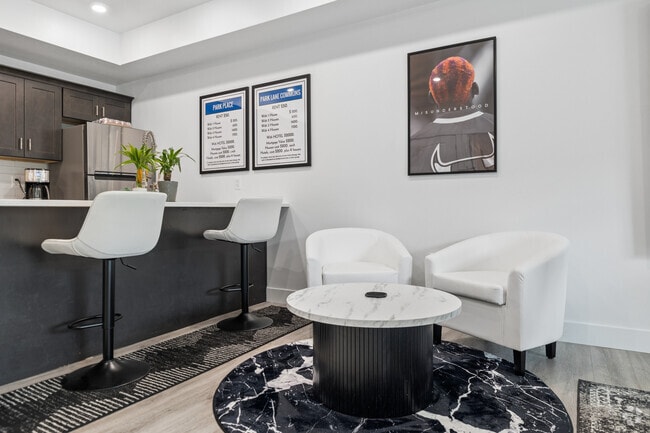 1BR, 1BA - 688SF - Dining Room - Park Place Living