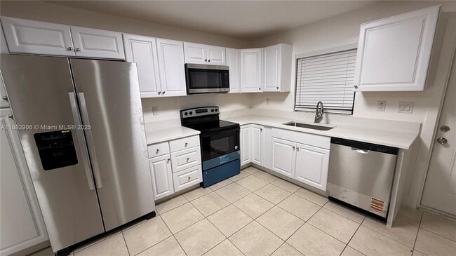 Photo - 6046 SW 40th St Unidad Rear