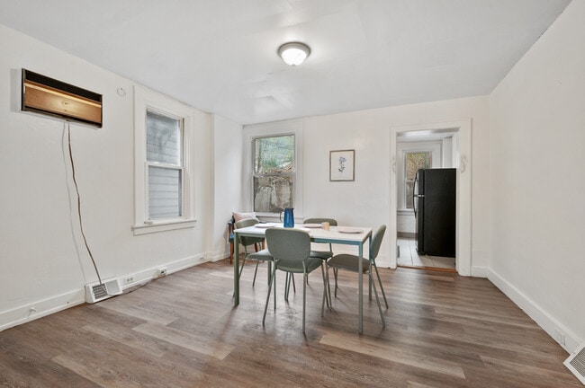 Photo - 2241 Hawthorne Ave