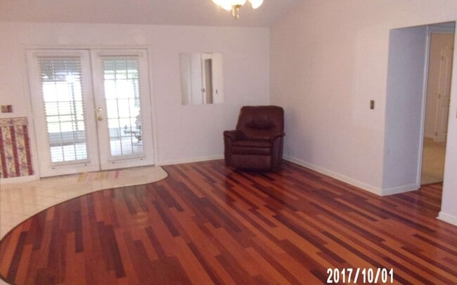 Photo - 171 SW Erin Glen