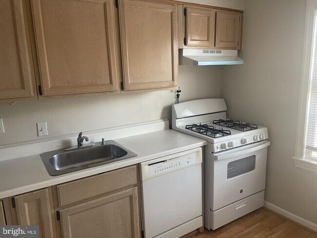 Photo - 6704 W Wakefield Dr Unit B2