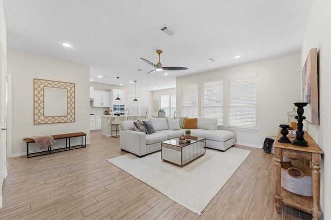 Photo - 1822 Calabasas Way