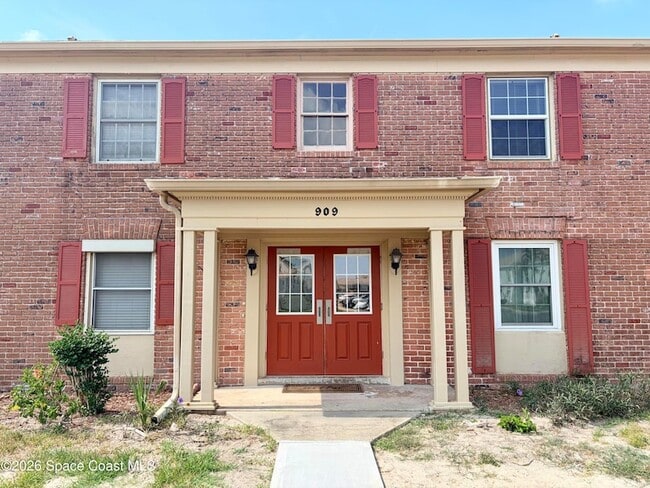 Building Photo - 909 S Colonial Ct
