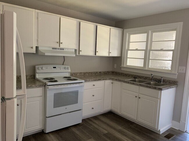 Photo - Clarksville Duplexes Unit Clarksville Duplexes-100ABuffalo Road