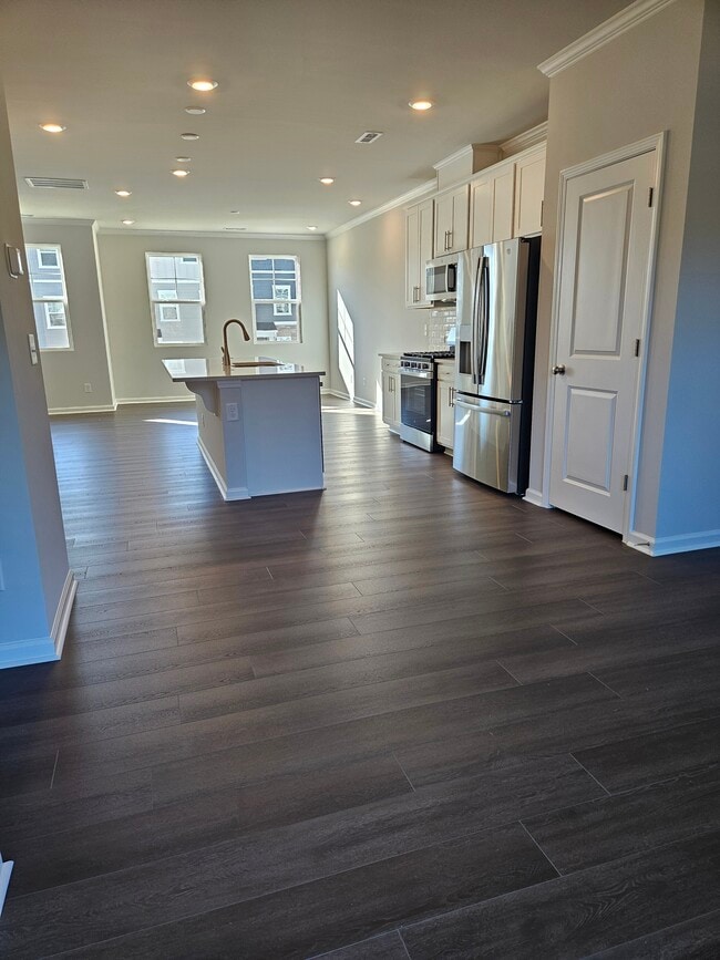 Photo - 530 Light Oak Way