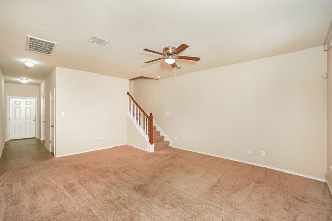 Photo - 4 bedroom home only 4 miles from Randolph AFB