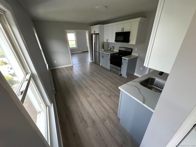 Building Photo - 290 Orange St Rental