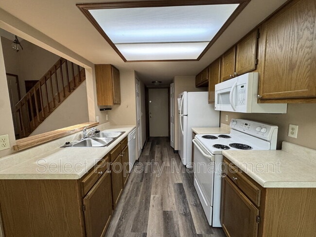 Photo - 4904 Pinebrook Dr