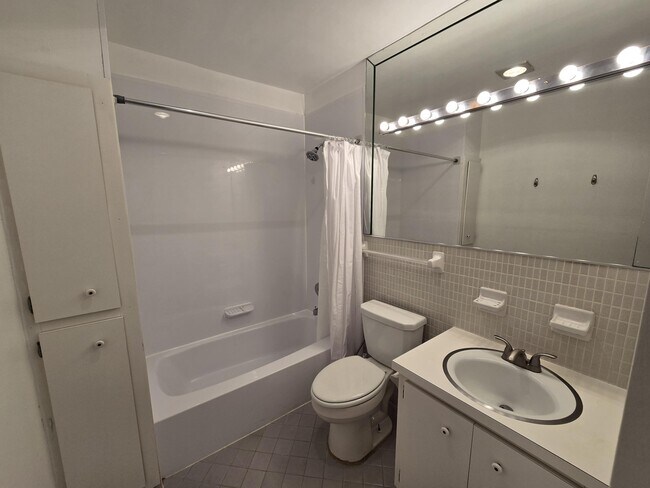 Photo - 5840 NE 22nd Way Unidad 707