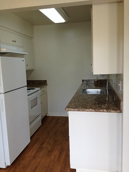 Photo - Somerset Place Apartments