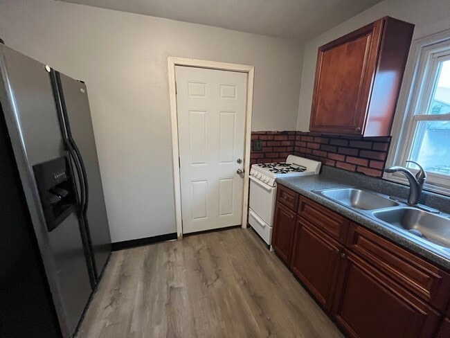 Photo - 53 E Rosewood Dr Apartment