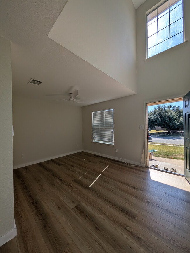 Photo - Room in House on Phillips St