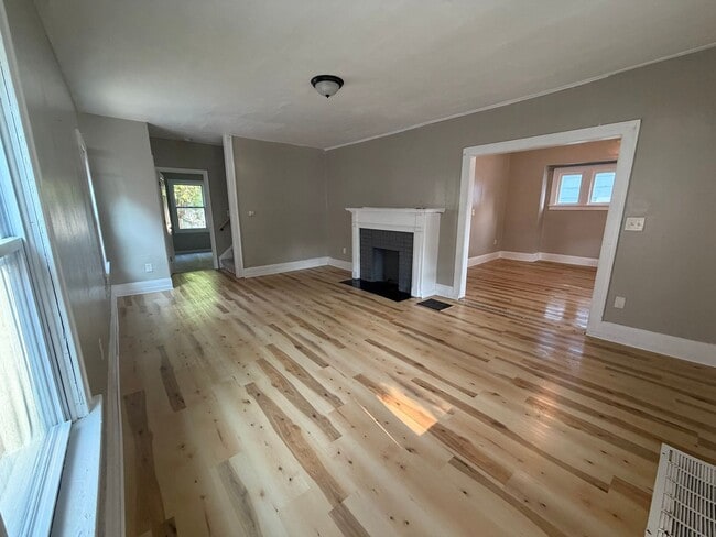 Photo - Bright & Spacious 4 Bedroom Home for Rent