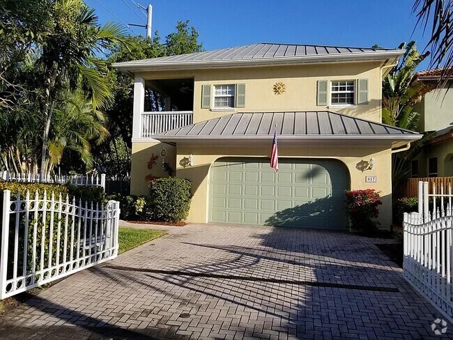 Building Photo - 857 SW 11th Ct Rental