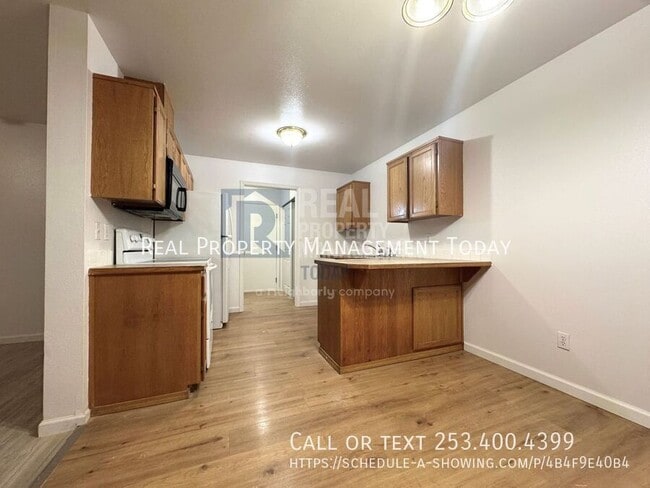 Photo - 425 175th St S