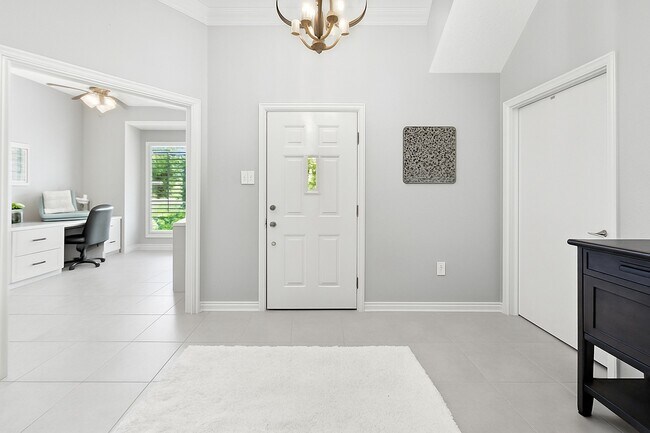 Photo - 502 Garrett Dr