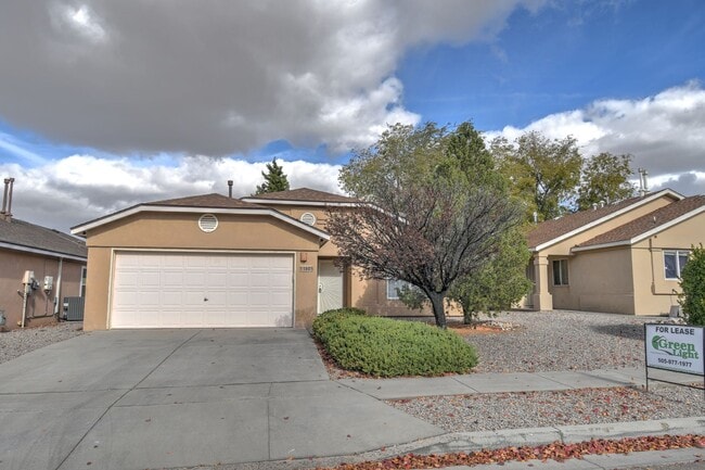 Building Photo - Great 3 Bedroom 2 Bathroom Home !!!!