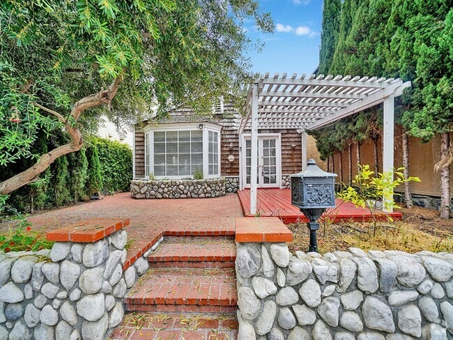 Building Photo - Coming Available 9/15/25 - Balboa Village ... Rental