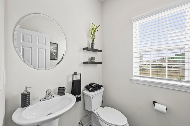 Photo - 1868 Forest View Ct