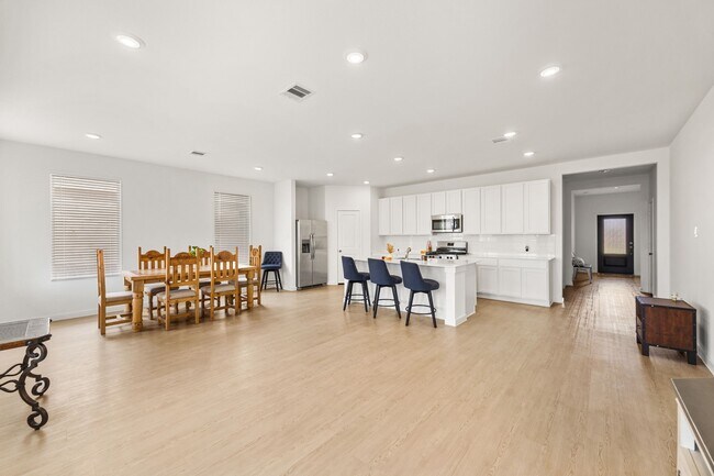 Photo - 16507 Mesquite Fld Dr