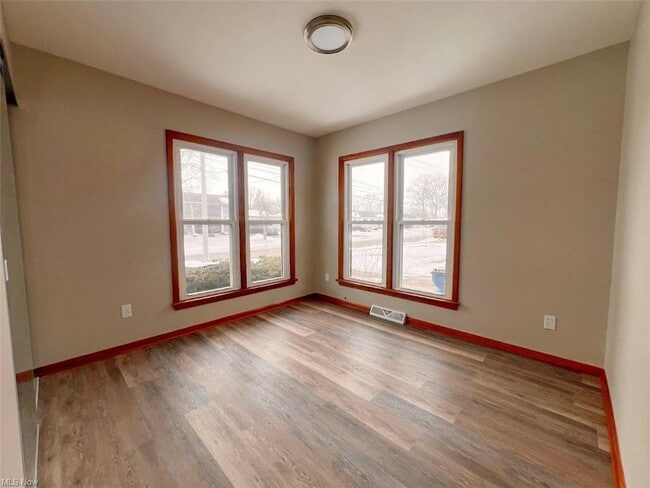 Photo - 1312 W 37th St