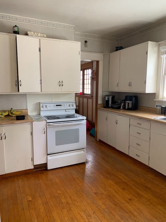 Photo - PRE-LEASING FOR JUNE