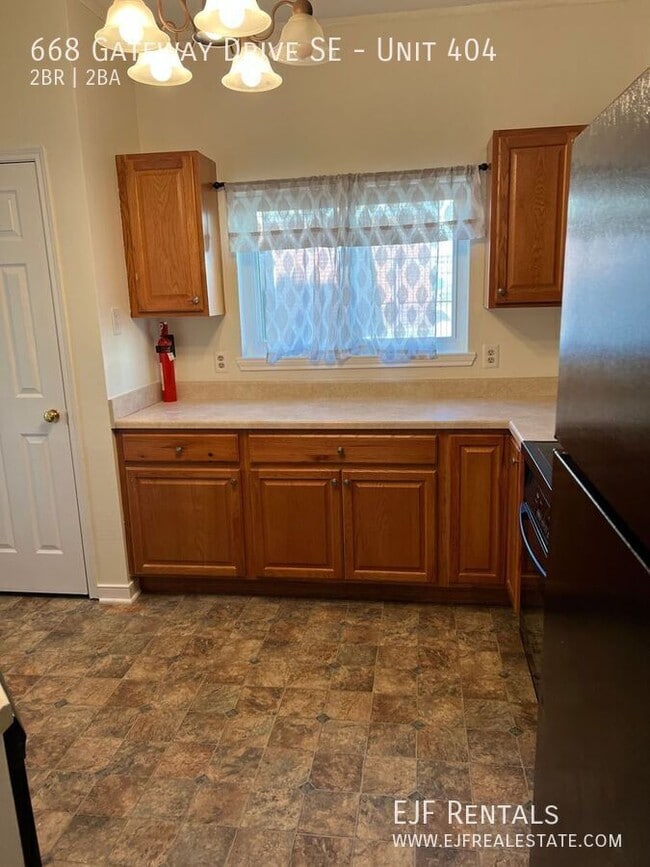 Photo - 668 Gateway Dr SE Unit 404