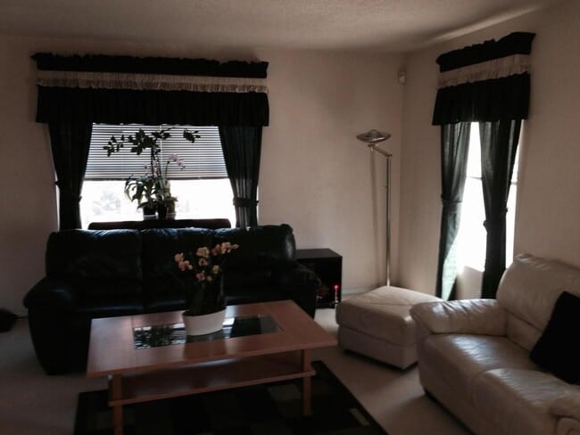 Photo - 12423 Himalayan Way NE