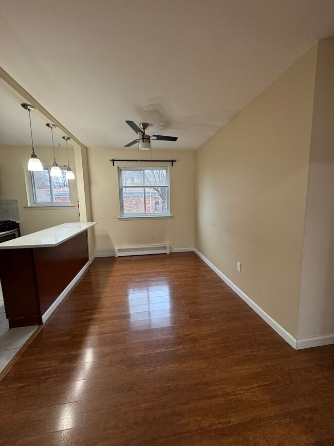 Dinning area - 180 Littleton Rd Unit 120