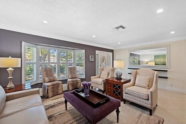 Photo - 2200 NE 36th St