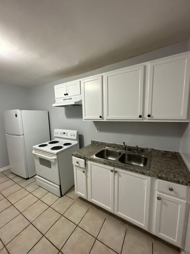 Building Photo - 2845/2847 W 6th St. Unit 2845