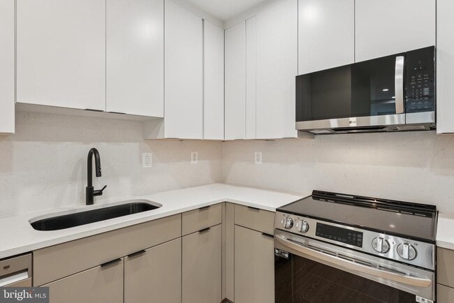 Photo - 2134 Wisconsin Ave NW Unit 1