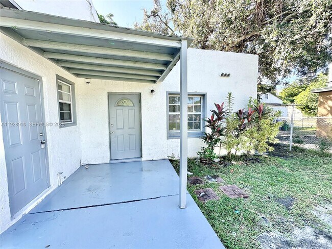 Photo - 1278 NW 44th St Unidad 1