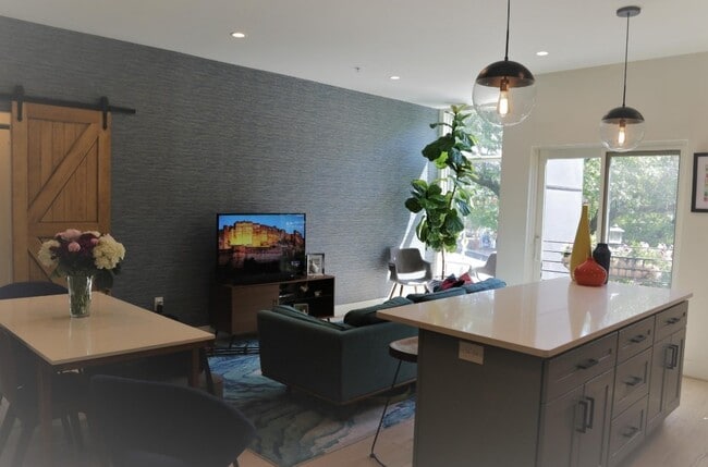 Living area - 1510 N Capitol St NW Unit 201