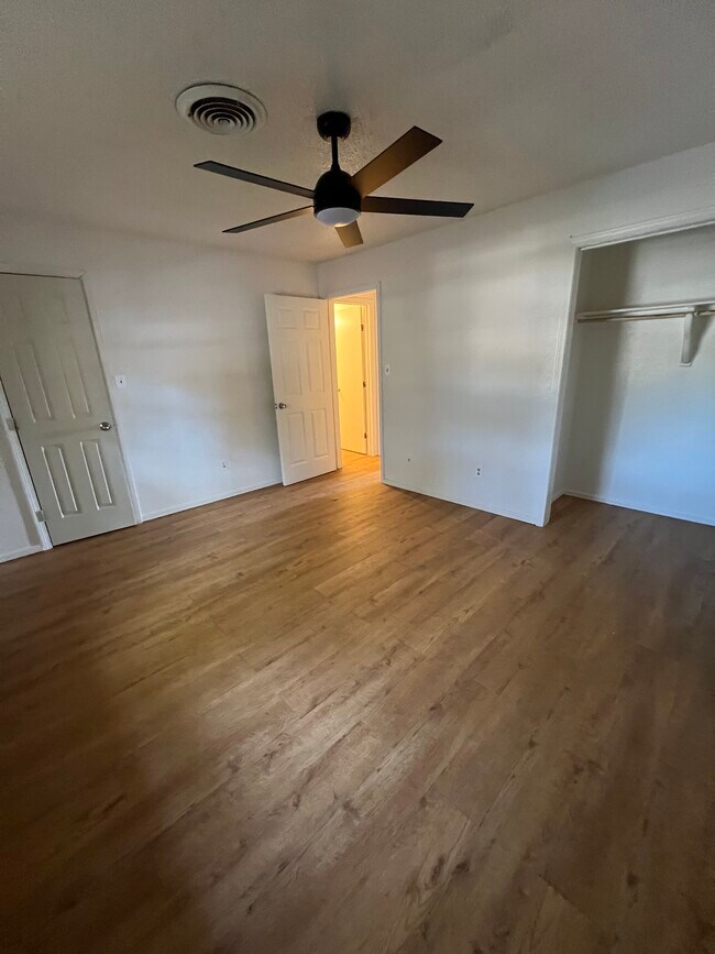 Photo - Pine View Apartments