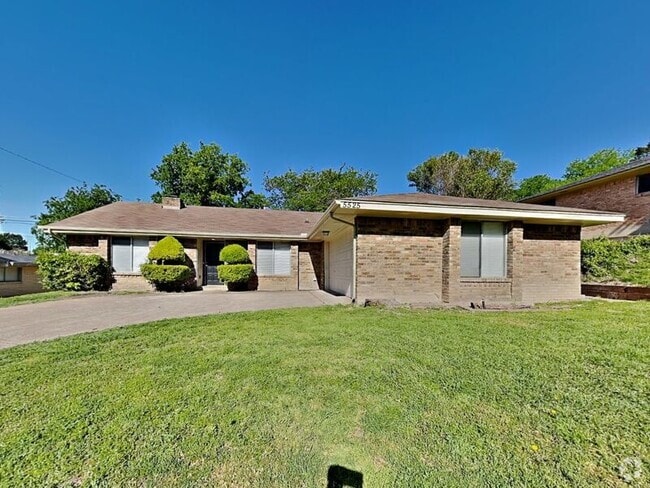Building Photo - 5525 Fox Hill Ln Rental