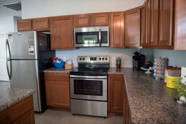 Photo - Eastway Court Apartments