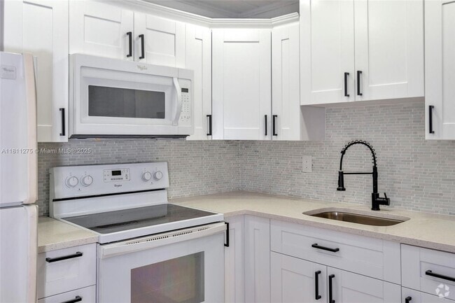 Building Photo - 712 Division Ave Rental