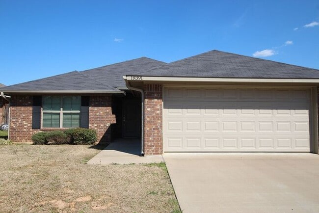 Photo - COMING SOON! - Gorgeous 3 Bedroom Home in ...