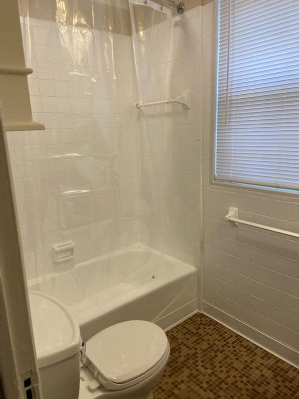 Photo - 3/1 Newly Remodeled Oak Ridge