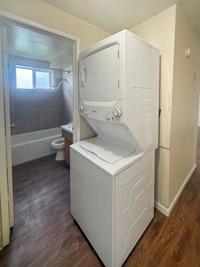 Photo - 4854 - Ladd Duplex Unit A