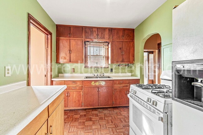 Photo - 328 N Post Rd